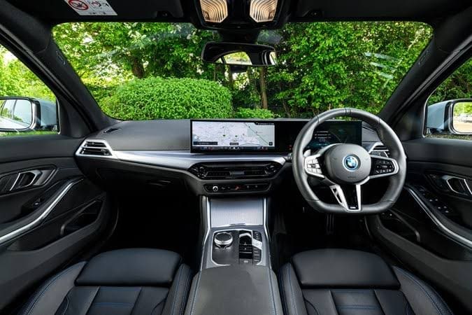พรีวิว Bmw 330e M Sport 2026 ปลั๊กอินไฮบริด พร้อมตารางผ่อน | ยางรถยนต์ ราคาอัปเดต 2026 ครบทุกยี่ห้อ รวมยาง Ev | Autotirechecking พรีวิว BMW 330e M Sport 2026 ปลั๊กอินไฮบริด พร้อมตารางผ่อน