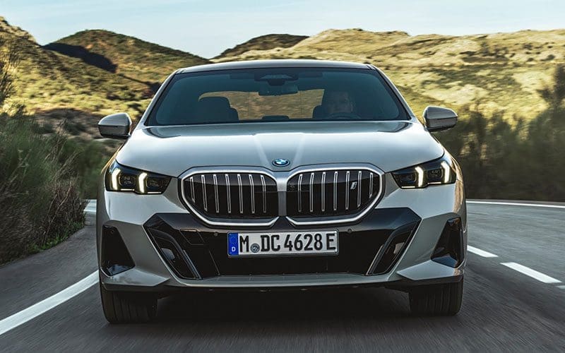 Bmw 5 Series 2023 | ยางรถยนต์ ราคาอัปเดต 2026 ครบทุกยี่ห้อ รวมยาง Ev | Autotirechecking BMW 5 Series 2023 เปิดตัวอย่างเป็นทางการ คาดเข้าไทยปีหน้า