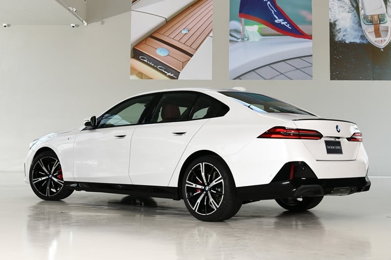 BMW 520d M Sport ซีดานดีเซลพรีเมียม หรู สปอร์ต ประหยัดน้ำมัน BMW 520d M Sport ซีดานดีเซลพรีเมียม หรู สปอร์ต ประหยัดน้ำมัน