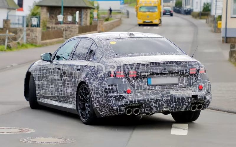 Bmw M5 2024 | ยางรถยนต์ ราคาอัปเดต 2026 ครบทุกยี่ห้อ รวมยาง Ev | Autotirechecking BMW M5 2024 ทดสอบแบบไม่พรางตัว คาดกำลังเกิน 700 แรงม้า