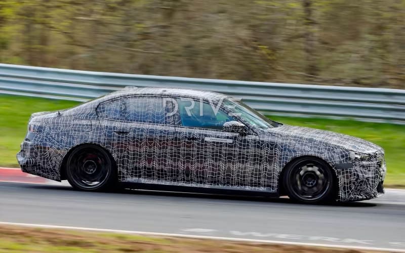 Bmw M5 2024 ทดสอบแบบไม่พรางตัว คาดกำลังเกิน 700 แรงม้า | ยางรถยนต์ ราคาอัปเดต 2026 ครบทุกยี่ห้อ รวมยาง Ev | Autotirechecking BMW M5 2024 ทดสอบแบบไม่พรางตัว คาดกำลังเกิน 700 แรงม้า