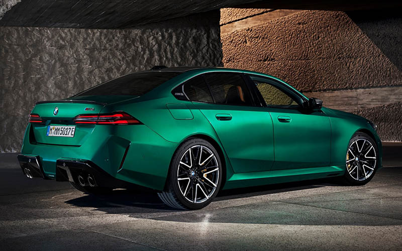 BMW M5 2025 BMW M5 2025 ใหม่ เร้าใจด้วยพลังไฮบริด 727 แรงม้า