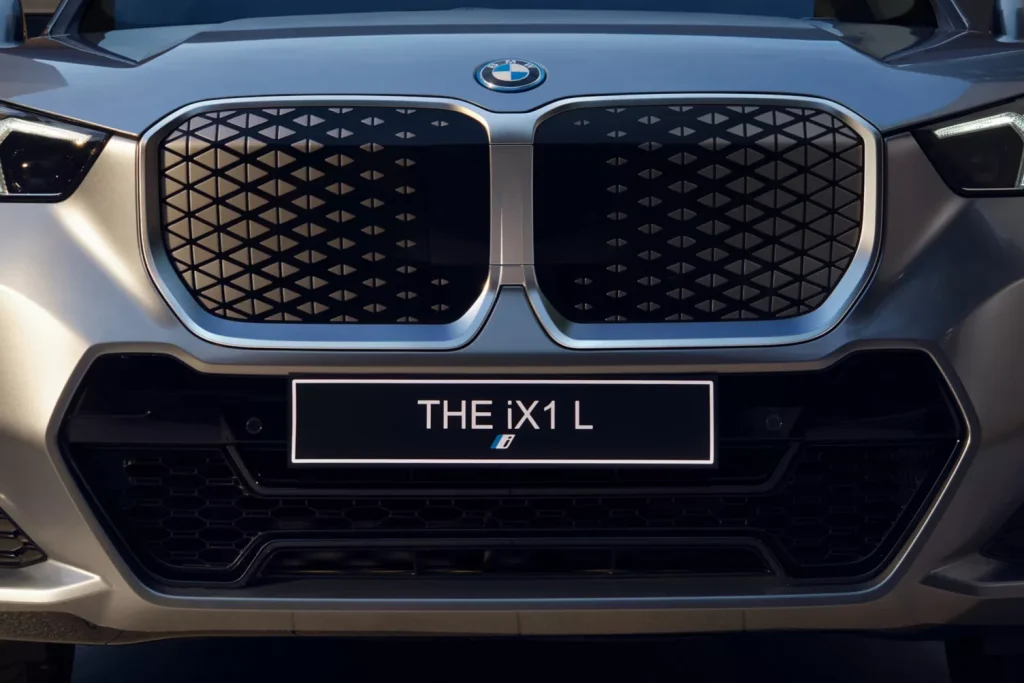 Bmw Ix1 L 2025 พรีเมียม Ev Crossover ที่ครบเครื่องเทคโนโลยี | ยางรถยนต์ ราคาอัปเดต 2026 ครบทุกยี่ห้อ รวมยาง Ev | Autotirechecking BMW iX1 L 2025 พรีเมียม EV Crossover ที่ครบเครื่องเทคโนโลยี