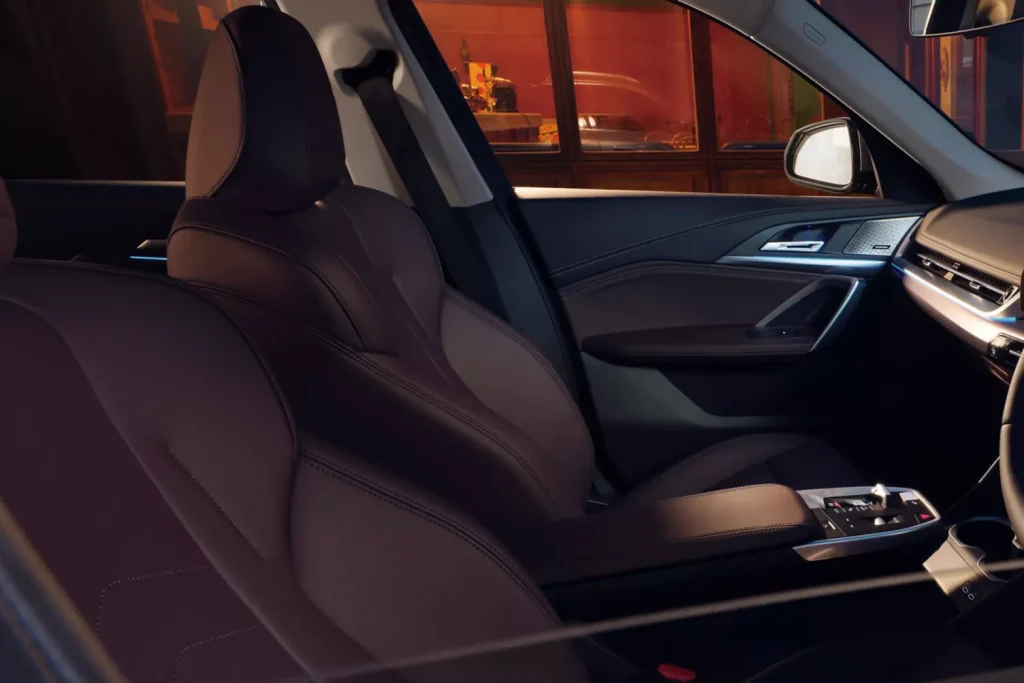Bmw Ix1 L 2025 พรีเมียม Ev Crossover ที่ครบเครื่องเทคโนโลยี | ยางรถยนต์ ราคาอัปเดต 2026 ครบทุกยี่ห้อ รวมยาง Ev | Autotirechecking BMW iX1 L 2025 พรีเมียม EV Crossover ที่ครบเครื่องเทคโนโลยี
