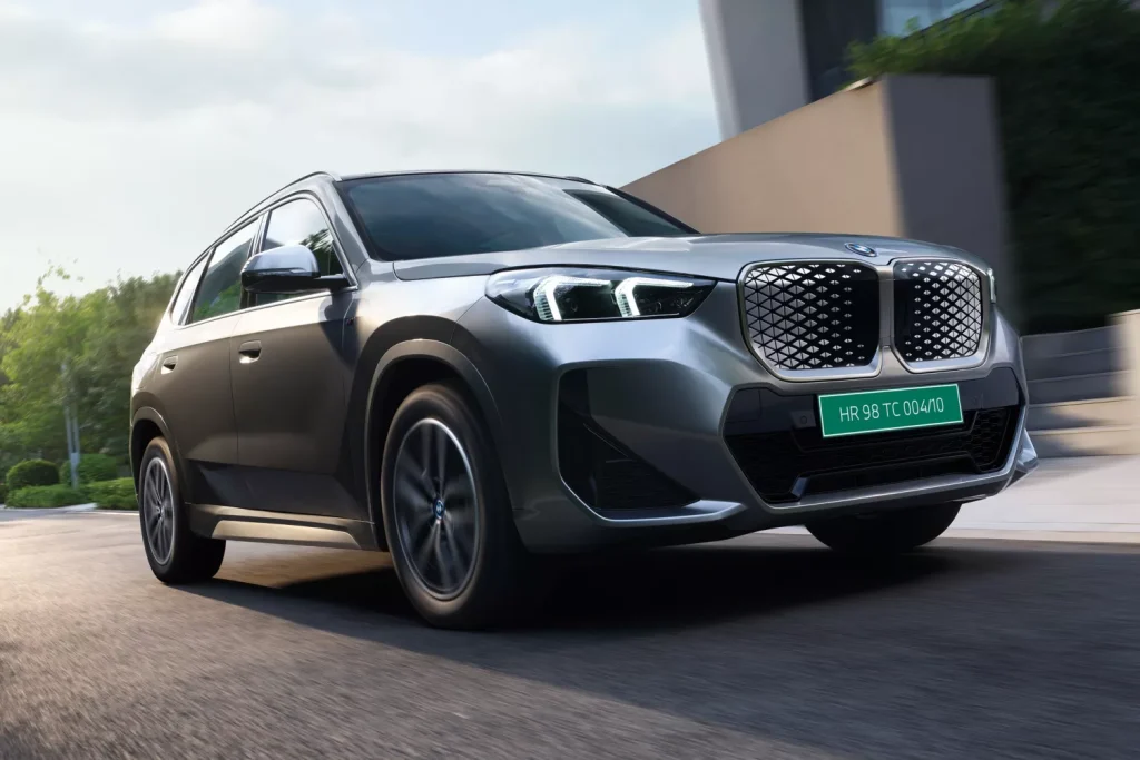 Bmw Ix1 L 2025 พรีเมียม Ev Crossover ที่ครบเครื่องเทคโนโลยี | ยางรถยนต์ ราคาอัปเดต 2026 ครบทุกยี่ห้อ รวมยาง Ev | Autotirechecking BMW iX1 L 2025 พรีเมียม EV Crossover ที่ครบเครื่องเทคโนโลยี