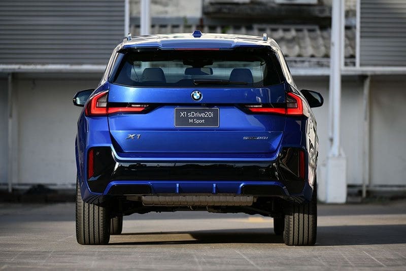 Bmw X1 Sdrive20i | ยางรถยนต์ ราคาอัปเดต 2026 ครบทุกยี่ห้อ รวมยาง Ev | Autotirechecking BMW X1 sDrive20i รุ่นย่อยใหม่ เบนซิน เทอร์โบ 204 แรงม้า ราคาเริ่ม 2.499 ล้านบาท
