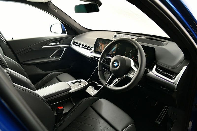 Bmw X1 Sdrive20i | ยางรถยนต์ ราคาอัปเดต 2026 ครบทุกยี่ห้อ รวมยาง Ev | Autotirechecking BMW X1 sDrive20i รุ่นย่อยใหม่ เบนซิน เทอร์โบ 204 แรงม้า ราคาเริ่ม 2.499 ล้านบาท