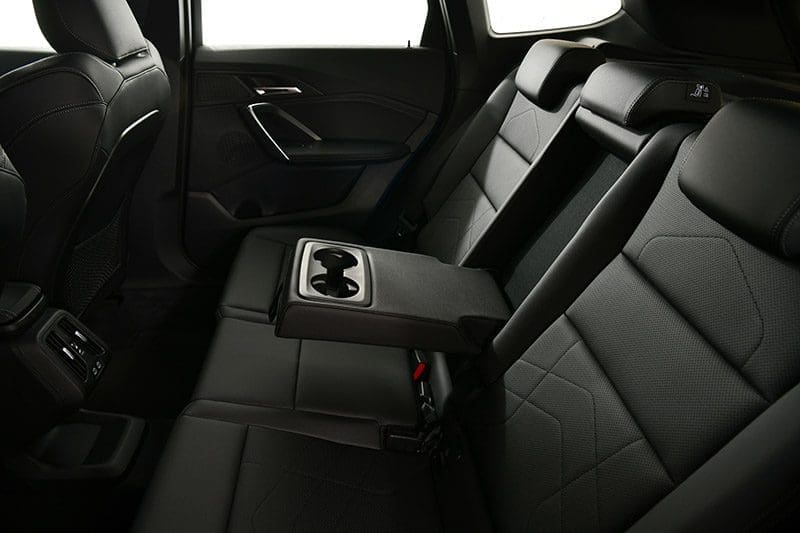 Bmw X1 Sdrive20i | ยางรถยนต์ ราคาอัปเดต 2026 ครบทุกยี่ห้อ รวมยาง Ev | Autotirechecking BMW X1 sDrive20i รุ่นย่อยใหม่ เบนซิน เทอร์โบ 204 แรงม้า ราคาเริ่ม 2.499 ล้านบาท