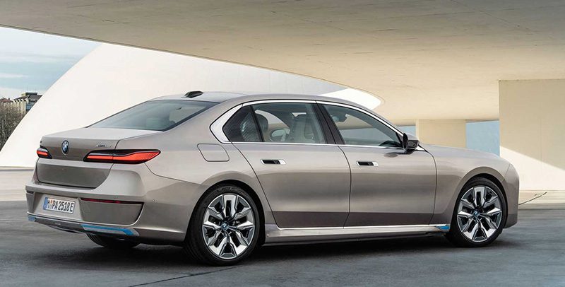 BMW i7 อวดดีไซน์ใหม่ ภายในหรูหราและมาเพื่อฆ่า Mercedes EQS BMW i7 อวดดีไซน์ใหม่ ภายในหรูหราและมาเพื่อฆ่า Mercedes EQS