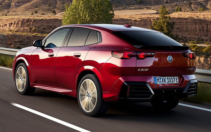 BMW iX2 xDrive30 M Sport BMW iX2 xDrive30 M Sport คูเป้ไฟฟ้ายกสูง ราคา 3,399,000 บาท