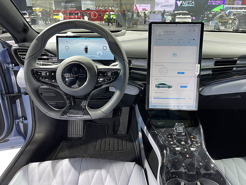 BYD Seal BYD Seal ราคาเริ่ม 1,325,000 บาท แค่แรงม้าก็คุ้มค่าแล้ว