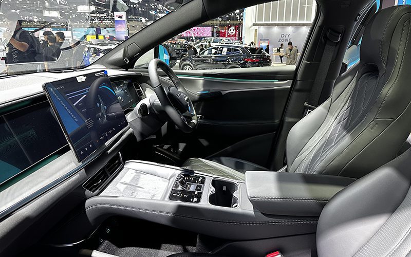 BYD Sealion 7 BYD Sealion 7 SUV ไฟฟ้าคูเป้ 5 ที่นั่ง เริ่ม 1.14 ล. ผ่อนเริ่ม 10,000