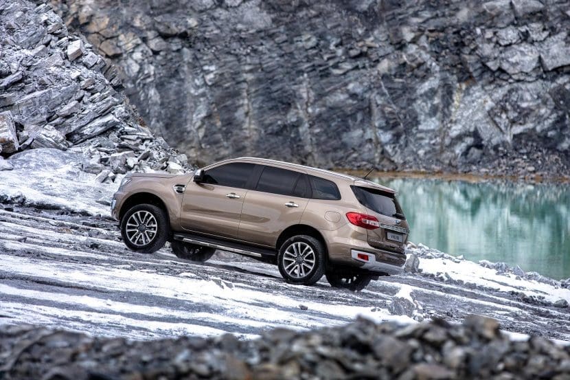 Ford Everest 2018 2019 เปิดตัวแล้ว กับเครื่องยนต์ 20 ลิตรและเกียร์อัตโนมัติ 10 จังหว่ะ | ยางรถยนต์ ราคาอัปเดต 2026 ครบทุกยี่ห้อ รวมยาง Ev | Autotirechecking FORD Everest 2018 2019 เปิดตัวแล้ว กับเครื่องยนต์ 2.0 ลิตรและเกียร์อัตโนมัติ 10 จังหว่ะ