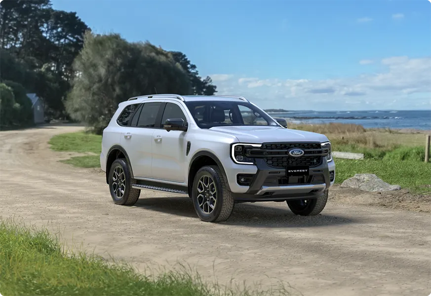 Ford Everest 2025 ราคา ตารางผ่อน สเปก และรีวิว SUV 7 ที่นั่งสุดหรู