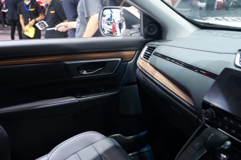 พาชม Honda Crv งาน Motor Expo 2018 | ยางรถยนต์ ราคาอัปเดต 2026 ครบทุกยี่ห้อ รวมยาง Ev | Autotirechecking พาชม Honda CRV งาน Motor Expo 2018