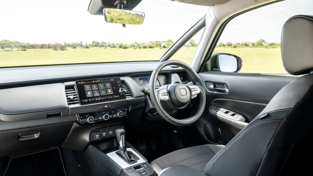 Honda Jazz 2025 ไฮบริด e:HEV อัปเดตใหม่ ขับง่าย ประหยัด