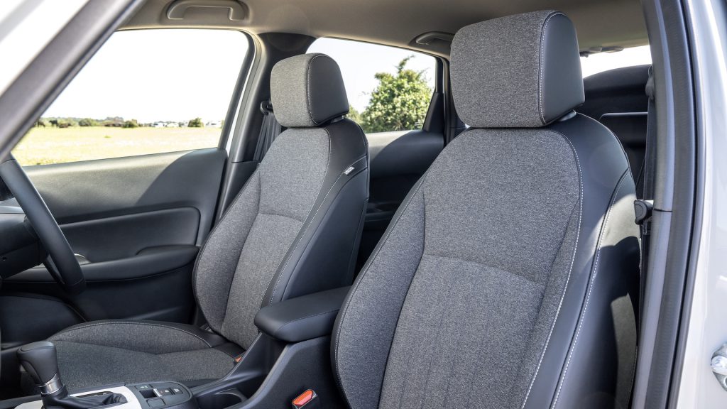 Honda Jazz 2025 ไฮบริด e:HEV อัปเดตใหม่ ขับง่าย ประหยัด