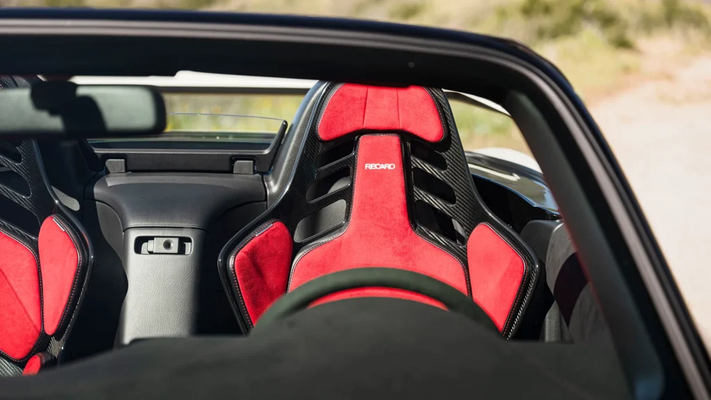 Honda S2000 รถสปอร์ตเปิดประทุนคลาสสิก ขับสนุก เหนือกาลเวลา Honda S2000 รถสปอร์ตเปิดประทุนคลาสสิก ขับสนุก เหนือกาลเวลา