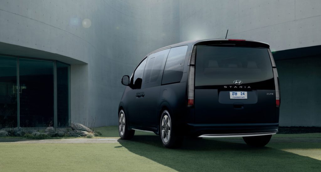Hyundai Staria 2025 ราคา ตารางผ่อน สเปก และรีวิวรถ Hyundai Staria 2025 ราคา ตารางผ่อน สเปก และรีวิวรถครอบครัวสุดล้ำ