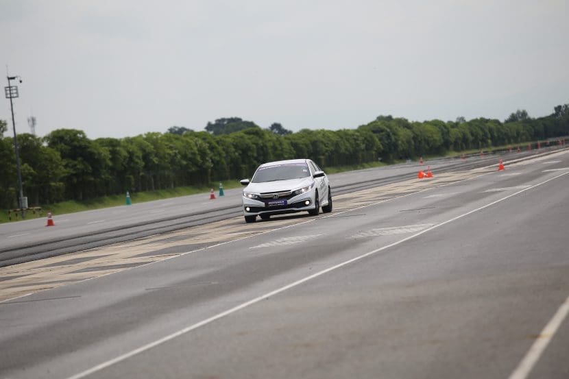 รีวิวฉบับเต็ม Bridgestone Potenza Re004 ที่สุดกับการสานต่อความสปอร์ต | ยางรถยนต์ ราคาอัปเดต 2026 ครบทุกยี่ห้อ รวมยาง Ev | Autotirechecking รีวิวฉบับเต็ม BRIDGESTONE POTENZA RE004 ที่สุดกับการสานต่อความสปอร์ต