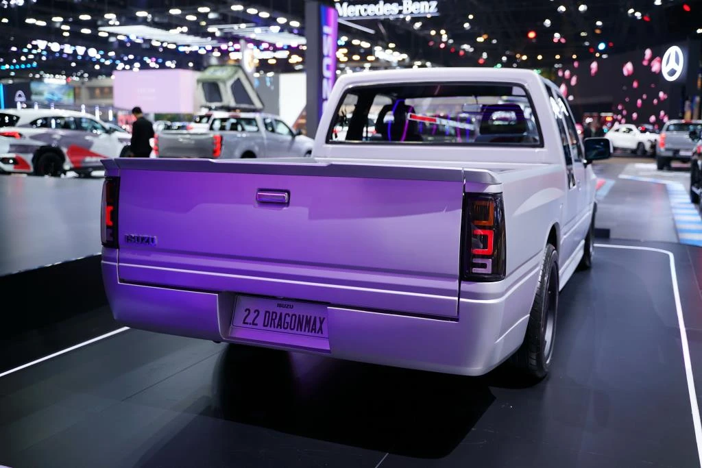 Isuzu Dragonmax รถต้นแบบ Restomod ย้อนตำนาน “มังกรทอง” Isuzu Dragonmax รถต้นแบบ Restomod ย้อนตำนาน “มังกรทอง”