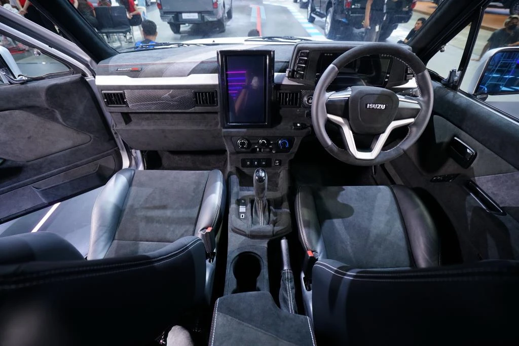 Isuzu Dragonmax รถต้นแบบ Restomod ย้อนตำนาน “มังกรทอง” Isuzu Dragonmax รถต้นแบบ Restomod ย้อนตำนาน “มังกรทอง”