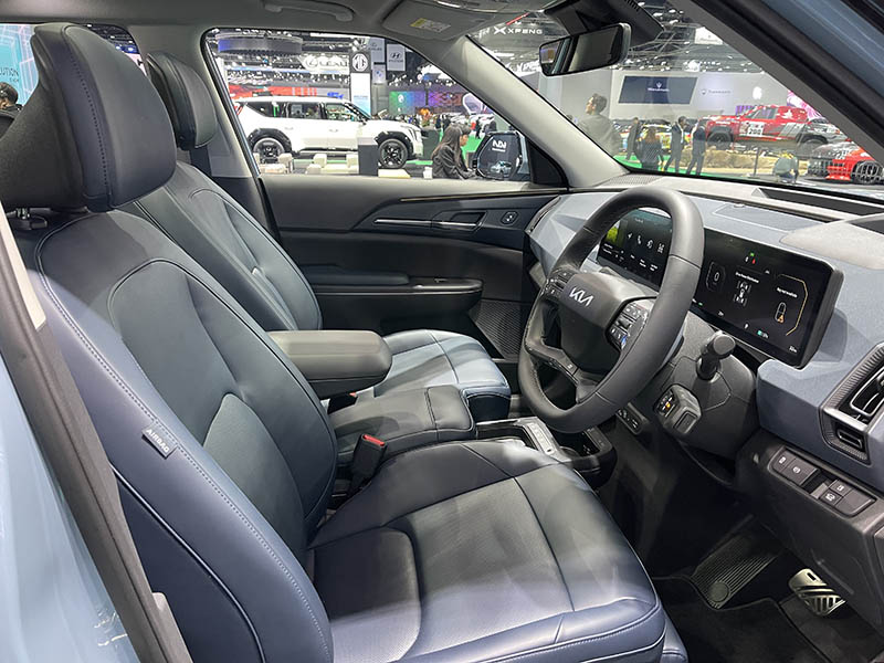 KIA EV5 KIA EV5 ราคารุ่นเริ่มต้น 1,249,000 บาท คุ้มไหม ได้อะไรบ้าง