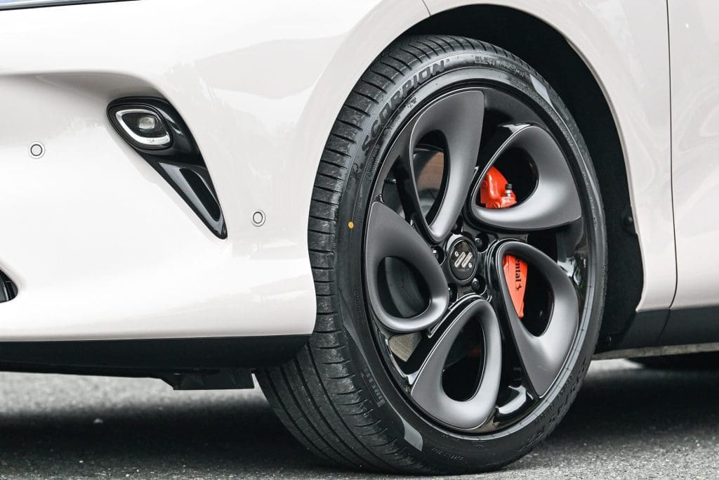 Mg Im6 Suv ไฟฟ้ารุ่นใหม่ที่น่าจับตามองจาก Mg | ยางรถยนต์ ราคาอัปเดต 2026 ครบทุกยี่ห้อ รวมยาง Ev | Autotirechecking MG IM6 SUV ไฟฟ้ารุ่นใหม่ที่น่าจับตามองจาก MG