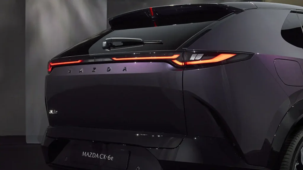 Mazda Cx 6e 2026 วิ่งไกลเกือบ 500 กม Suv ไฟฟ้าเน้นคุ้มค่า | ยางรถยนต์ ราคาอัปเดต 2026 ครบทุกยี่ห้อ รวมยาง Ev | Autotirechecking Mazda CX 6e 2026 วิ่งไกลเกือบ 500 กม. SUV ไฟฟ้าเน้นคุ้มค่า