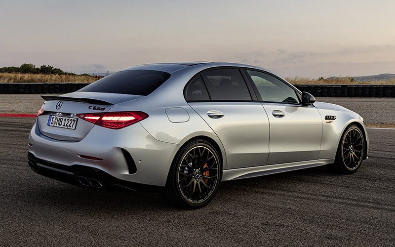 Mercedes-AMG C63 S E Performance Mercedes AMG C63 S E Performance นี่คือที่สุดในรุ่นเรื่องความแรง