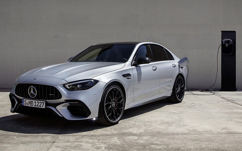 Mercedes-AMG C63 S E Performance Mercedes AMG C63 S E Performance นี่คือที่สุดในรุ่นเรื่องความแรง