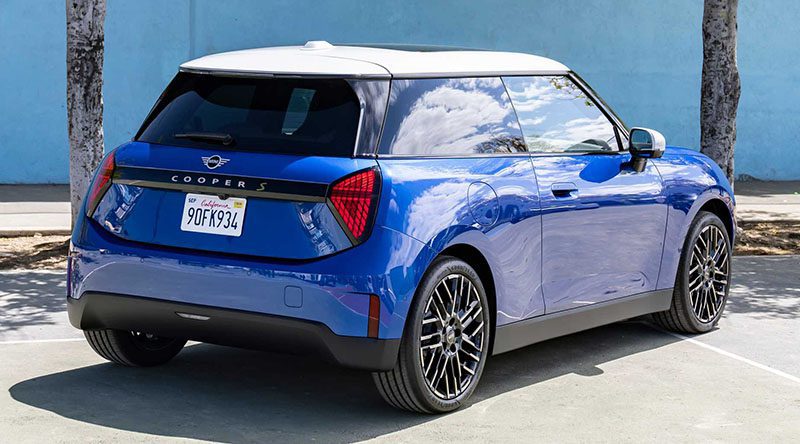 MINI Cooper 2024 MINI Cooper 2024 สปอยล์ภาพก่อนเปิดตัวด้วยดีไซน์มินิมอล