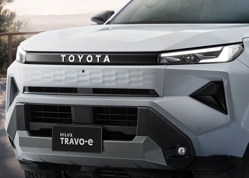 Toyota Travo E ราคา 1491000 บาท Bev ผ่อนเริ่ม 15900 บาท | ยางรถยนต์ ราคาอัปเดต 2026 ครบทุกยี่ห้อ รวมยาง Ev | Autotirechecking TOYOTA TRAVO e ราคา 1,491,000 บาท BEV ผ่อนเริ่ม 15,900 บาท