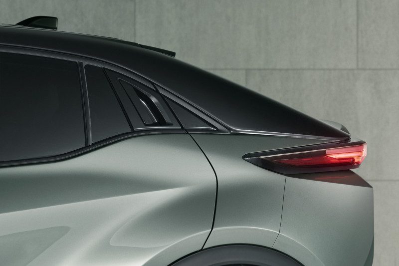 Toyota CHR EV ครอสโอเวอร์ไฟฟ้าผสานสไตล์และเทคโนโลยีล้ำสมัย Toyota CHR EV ครอสโอเวอร์ไฟฟ้าผสานสไตล์และเทคโนโลยีล้ำสมัย