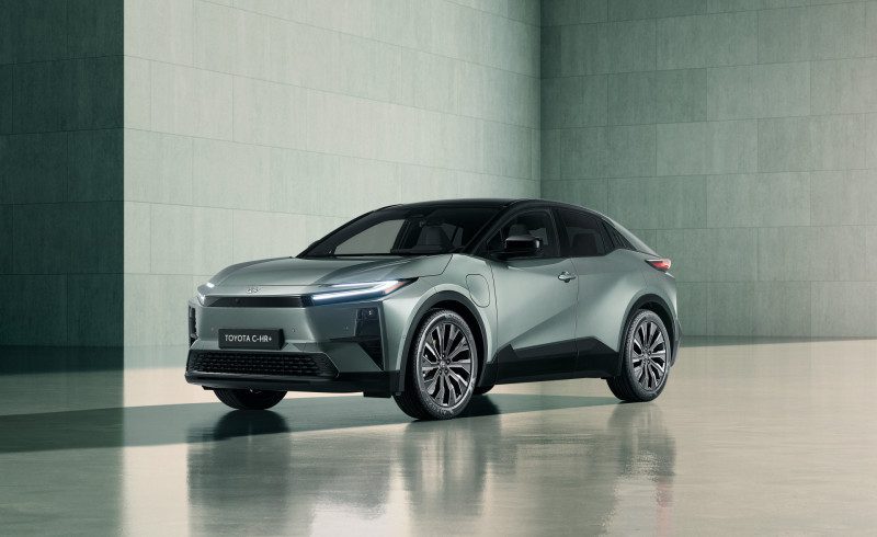 Toyota CHR EV ครอสโอเวอร์ไฟฟ้าผสานสไตล์และเทคโนโลยีล้ำสมัย Toyota CHR EV ครอสโอเวอร์ไฟฟ้าผสานสไตล์และเทคโนโลยีล้ำสมัย