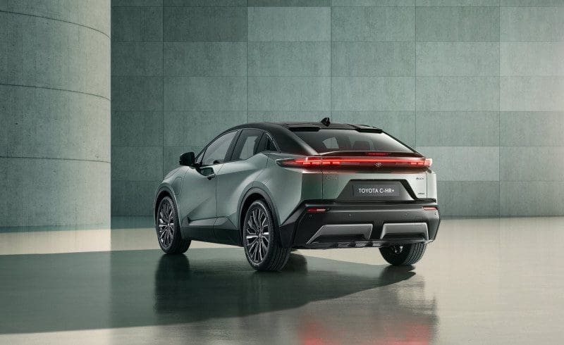 Toyota CHR EV ครอสโอเวอร์ไฟฟ้าผสานสไตล์และเทคโนโลยีล้ำสมัย