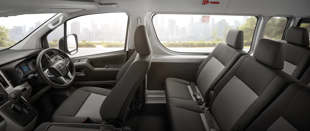 Toyota Commuter 2025 รถตู้ 15 ที่นั่งที่ตอบโจทย์การเดินทาง