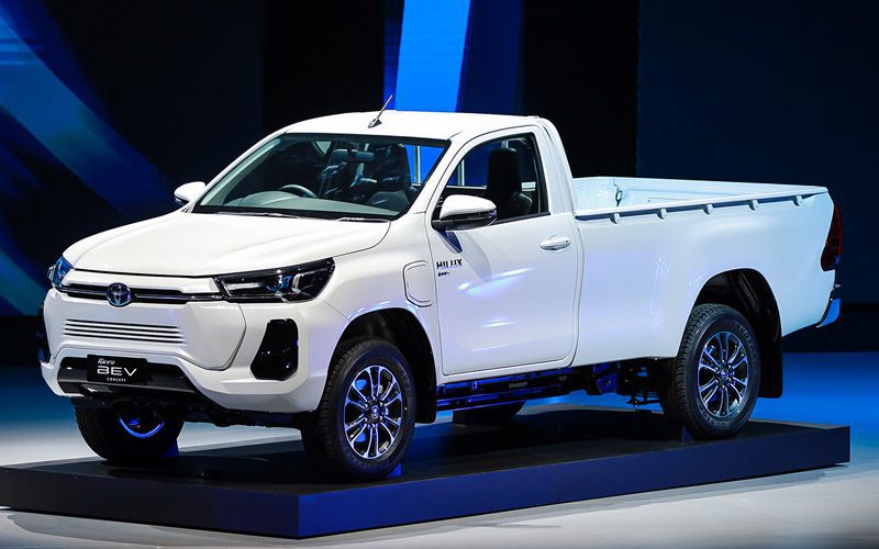 Toyota Hilux Revo BEV Toyota Hilux Revo BEV รถกระบะไฟฟ้าโชว์ตัวก่อนทำตลาดไทย