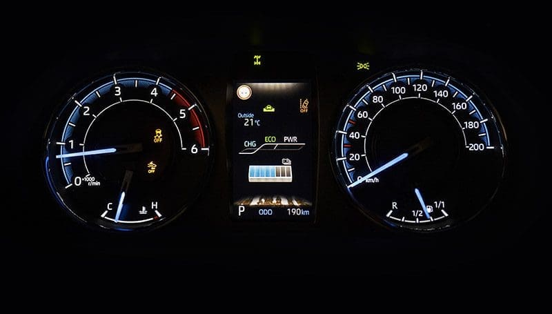 Toyota Hilux Revo Hybrid เปิดสเปกเบื้องต้นดียังไง รอปีหน้าได้เลย