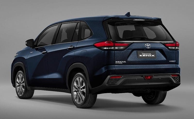 Toyota Innova Zenix 2023 | ยางรถยนต์ ราคาอัปเดต 2026 ครบทุกยี่ห้อ รวมยาง Ev | Autotirechecking Toyota Innova Zenix 2023 รถ 7 ที่นั่ง ที่น่าจับตาในงบไม่ถึง 1.5 ล้านบาท