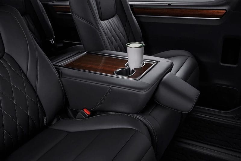 Toyota Majesty 2024 ใหม่ กับเบาะที่หรูน้อยลง ราคาเริ่ม 1,989,000 บาท