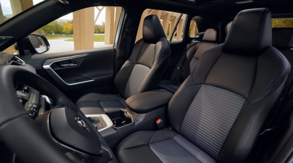 Toyota RAV4 2025 ครอสโอเวอร์สมดุลสุดแห่งปี พร้อมดีไซน์ใหม่