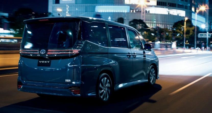 Toyota Voxy 2025 รถครอบครัวอเนกประสงค์ที่พัฒนาขึ้นอีกขั้น | ยางรถยนต์ ราคาอัปเดต 2026 ครบทุกยี่ห้อ รวมยาง Ev | Autotirechecking Toyota Voxy 2025 รถครอบครัวอเนกประสงค์ที่พัฒนาขึ้นอีกขั้น