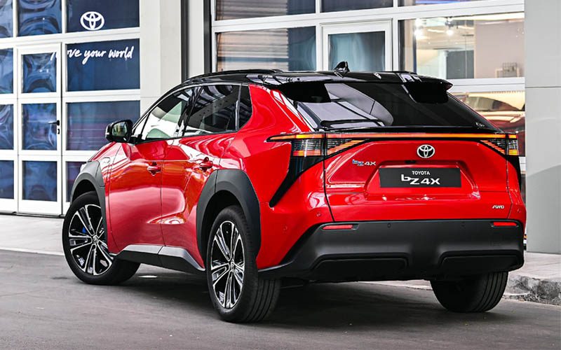 Toyota bZ4X 2023 Toyota bZ4X 2023 เปิดตัวด้วยราคา 1,836,000 บาท วิ่งไกล 411 กิโลเมตร