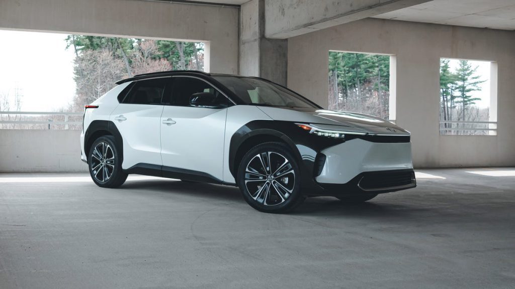 Toyota bZ4X 2025 ราคา ตารางผ่อน สเปก