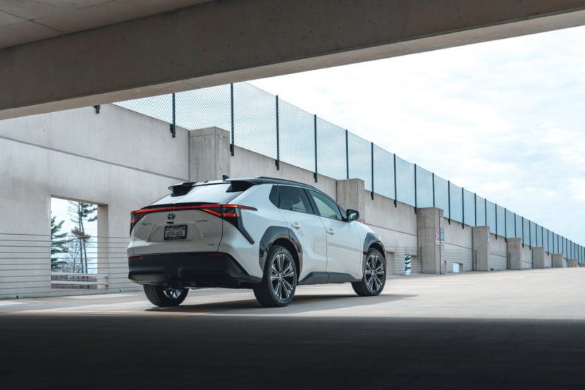 Toyota bZ4X 2025 ราคา ตารางผ่อน สเปก