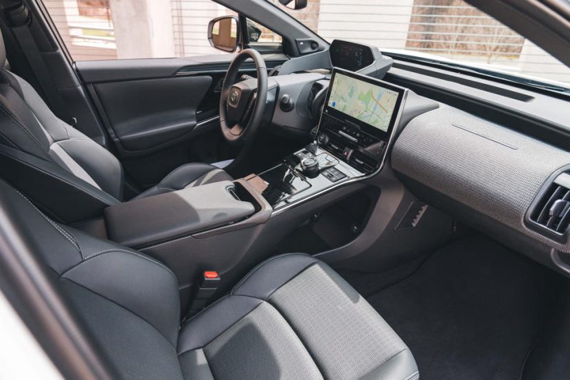 Toyota bZ4X 2025 ราคา ตารางผ่อน สเปก