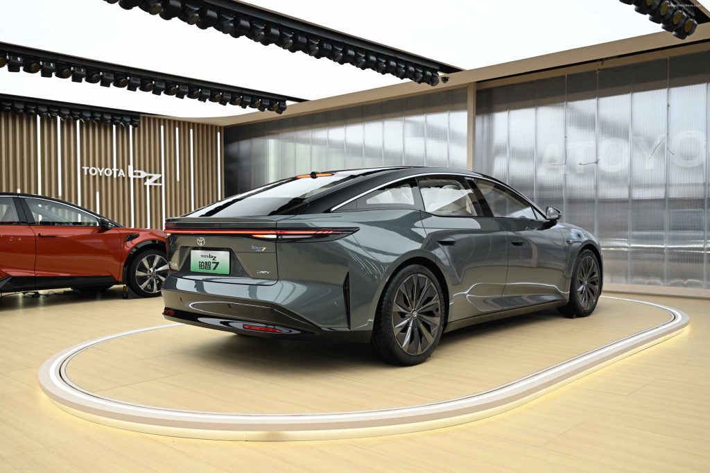 Toyota bZ7 2025 ซีดานไฟฟ้าเรือธงจากโตโยต้า พร้อมท้าชน Toyota bZ7 2025 ซีดานไฟฟ้าเรือธงจากโตโยต้า พร้อมท้าชน