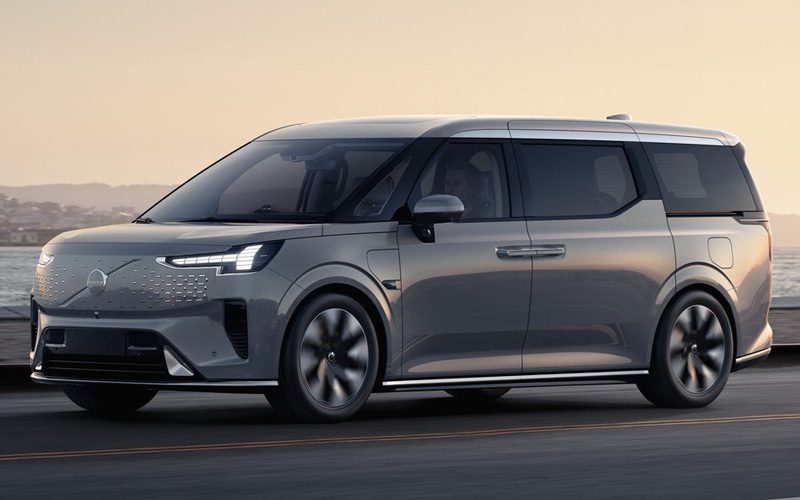 Volvo EM90 Volvo EM90 รถ MPV ไฟฟ้าหรูที่ราคาแพงกว่าคู่แฝดเกือบครึ่ง