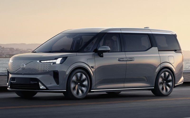 Volvo Em90 | ยางรถยนต์ ราคาอัปเดต 2026 ครบทุกยี่ห้อ รวมยาง Ev | Autotirechecking Volvo EM90 รถ MPV ไฟฟ้าหรูที่ราคาแพงกว่าคู่แฝดเกือบครึ่ง
